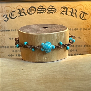Island Knot Turtle Bracelet