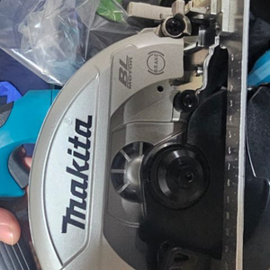 마끼다 7인치원형톱 베어툴
