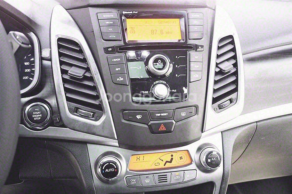 쌍용 뉴코란도 C 2.0 CVT 2WD 고급형--6