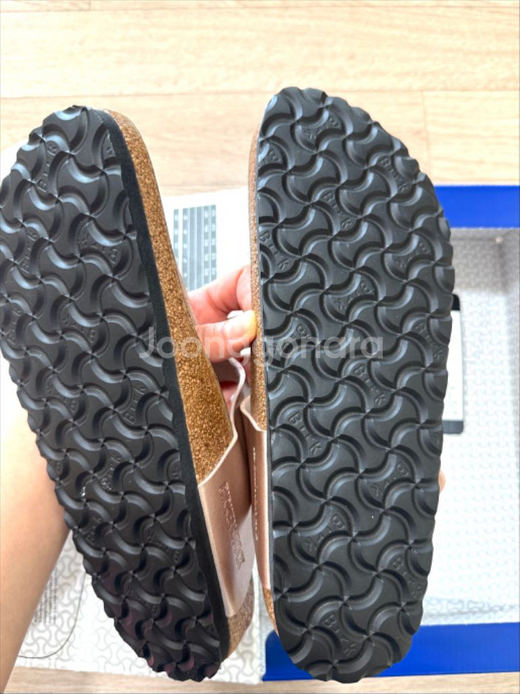 [새상품] BIRKENSTOCK 250 사이즈 로즈골드--3