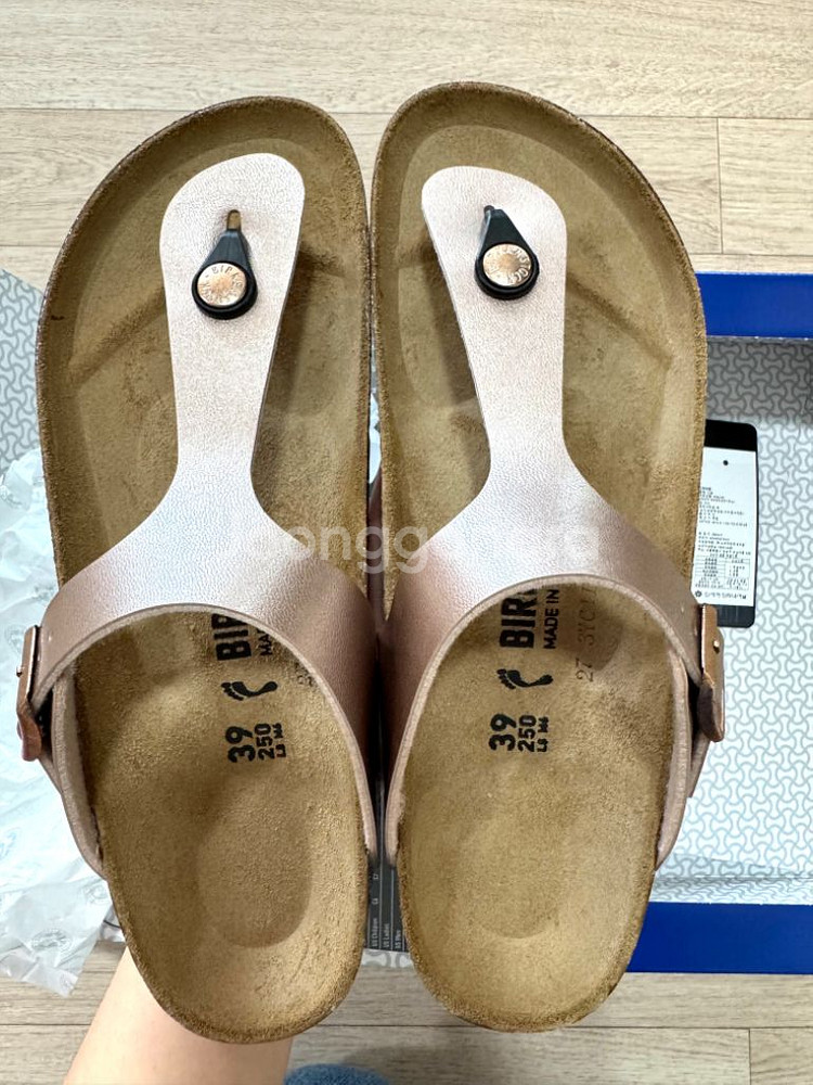 [새상품] BIRKENSTOCK 250 사이즈 로즈골드--2