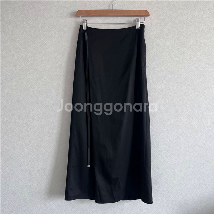 [한섬] 타임 올 블렌드 레더 스트랩 랩 스커트--3
