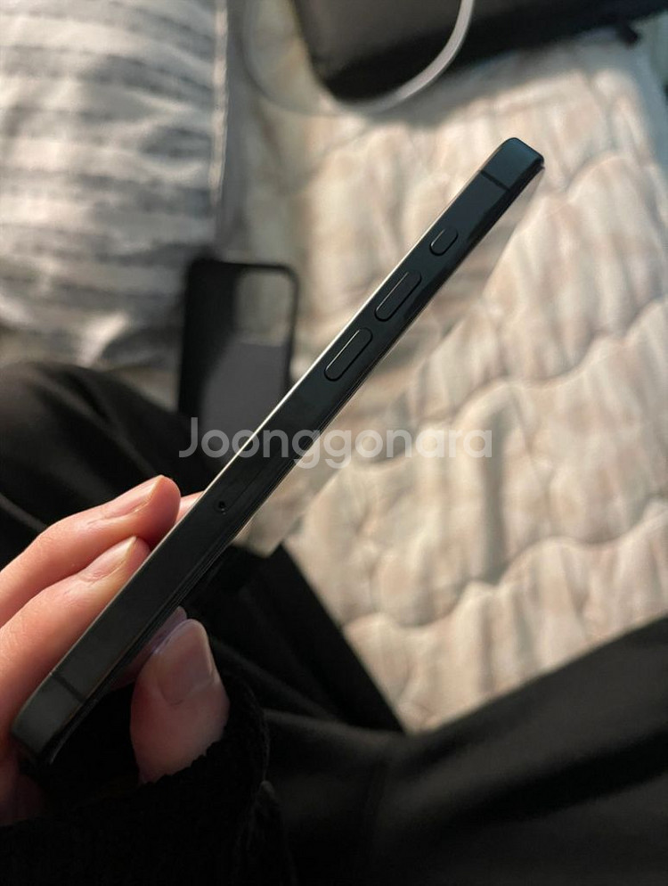 아이폰 15프로 256기가 블랙티타늄 배터리 100퍼--1