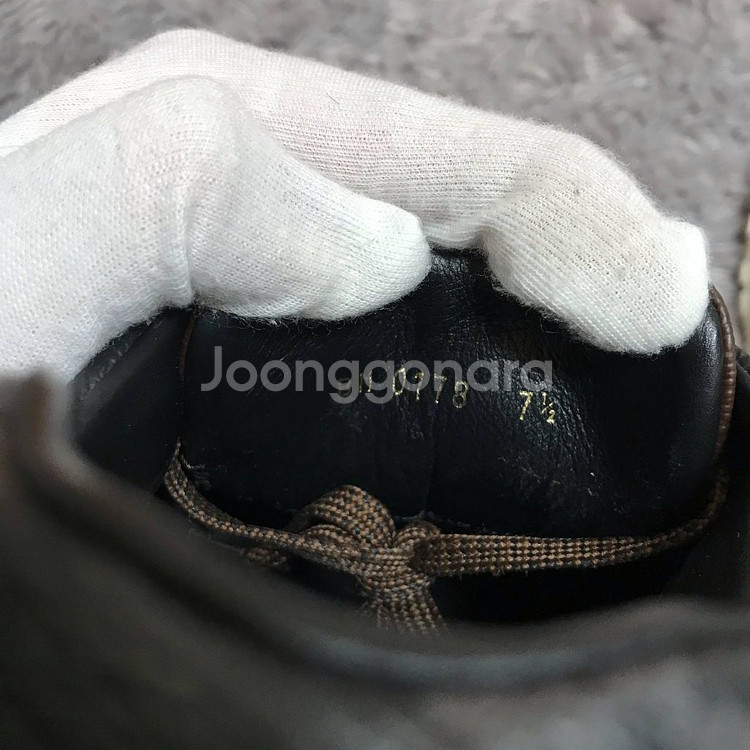 [7.5][종이백 구성]루이비통 런어웨이 스니커즈--7