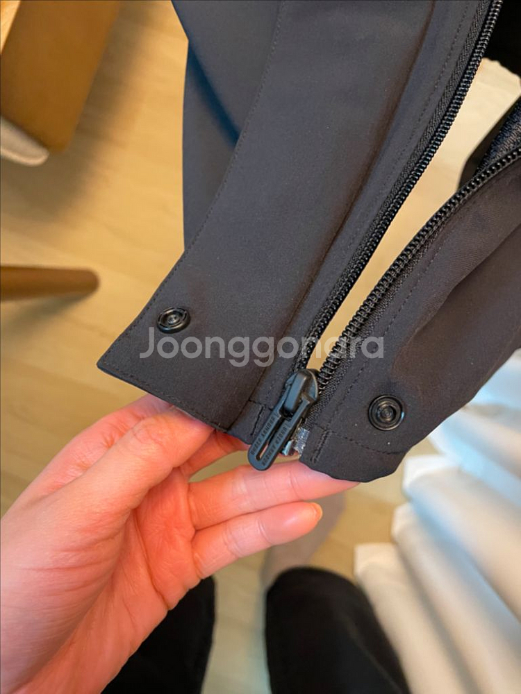언더아머 바람막이 러닝 윈즈자켓 여성 M 블랙--3