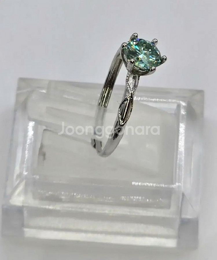 새제품 찐한 민트 모이사나이트 1캐럿 육각 심플 반지--1
