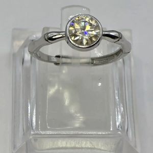 초특가 새제품 모이사나이트 반지 심플 대나무 1캐럿 이미지