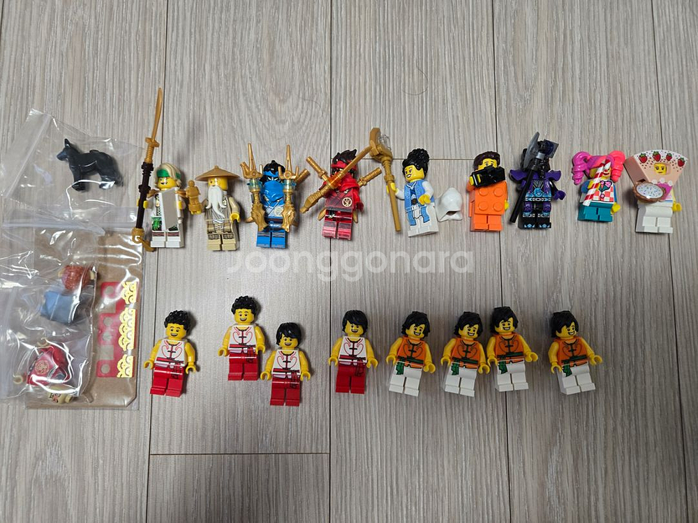 정품 레고 피규어 18개와 개? 일괄--0