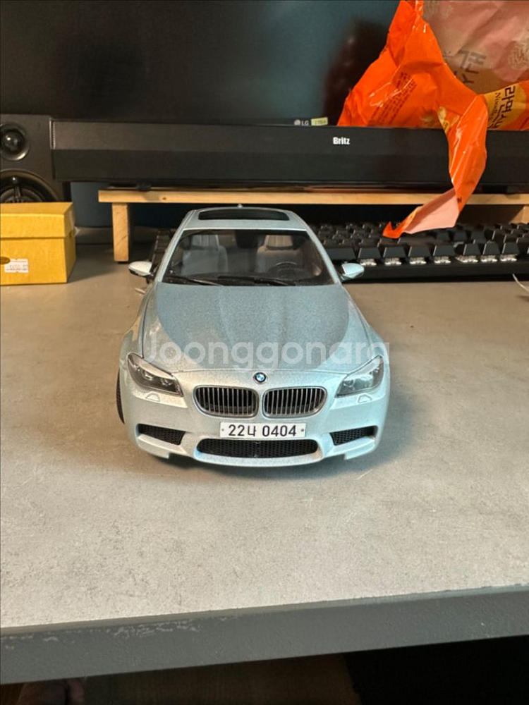 1:18 다이캐스트 bmw m5--0