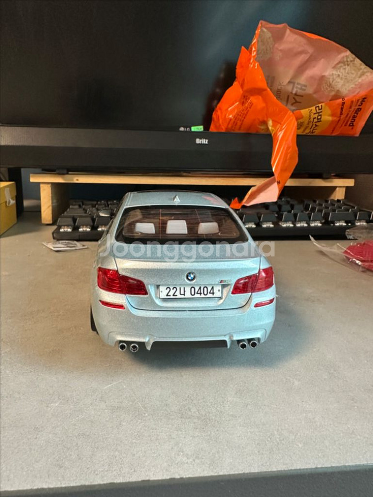 1:18 다이캐스트 bmw m5--4