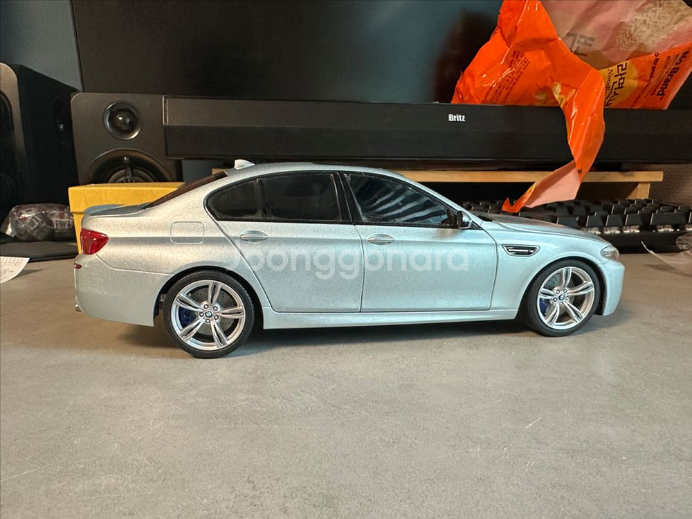 1:18 다이캐스트 bmw m5--3