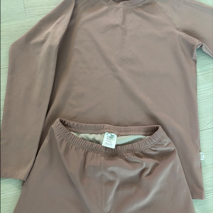 피카부 래쉬가드 j m