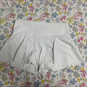 켈리스포츠 폴웨어 크림쇼츠 (새상품)