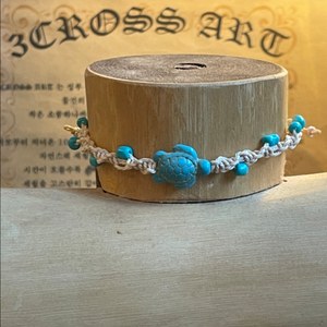 Island Knot Turtle Bracelet