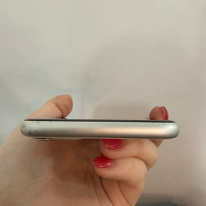 아이폰11 화이트 64GB/84% Y780