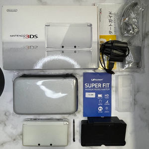 닌텐도 미품급 3ds(화이트) 풀박스 일판