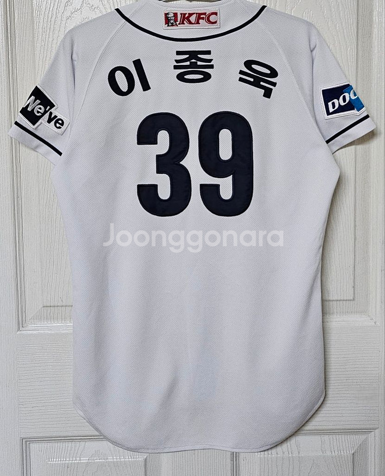[85추정] 두산베어스 스카이라인 홈 유니폼(이종욱)--1