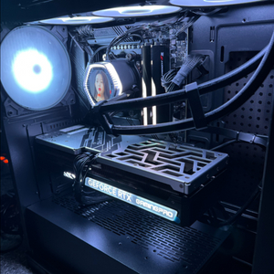 7800x3d 4080super LCD 수냉 게이밍