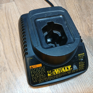 DeWALT DE9118/DE9116 전기충전기 타입1