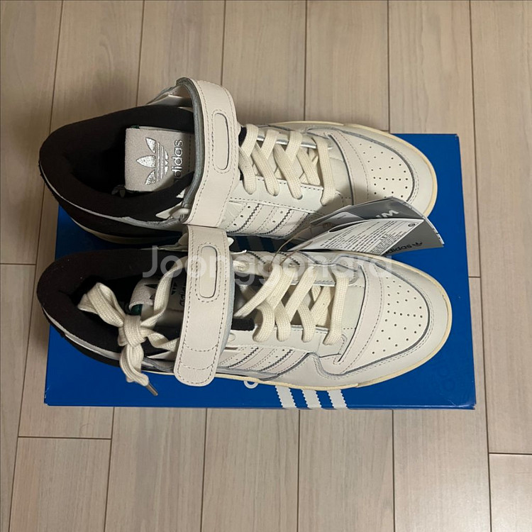 아디다스 포럼 84 로우 GZ8959 255 판매합니다--1