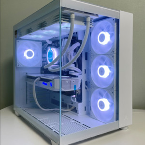 라이젠7800X3D, RTX5070Ti 화이트 신품PC