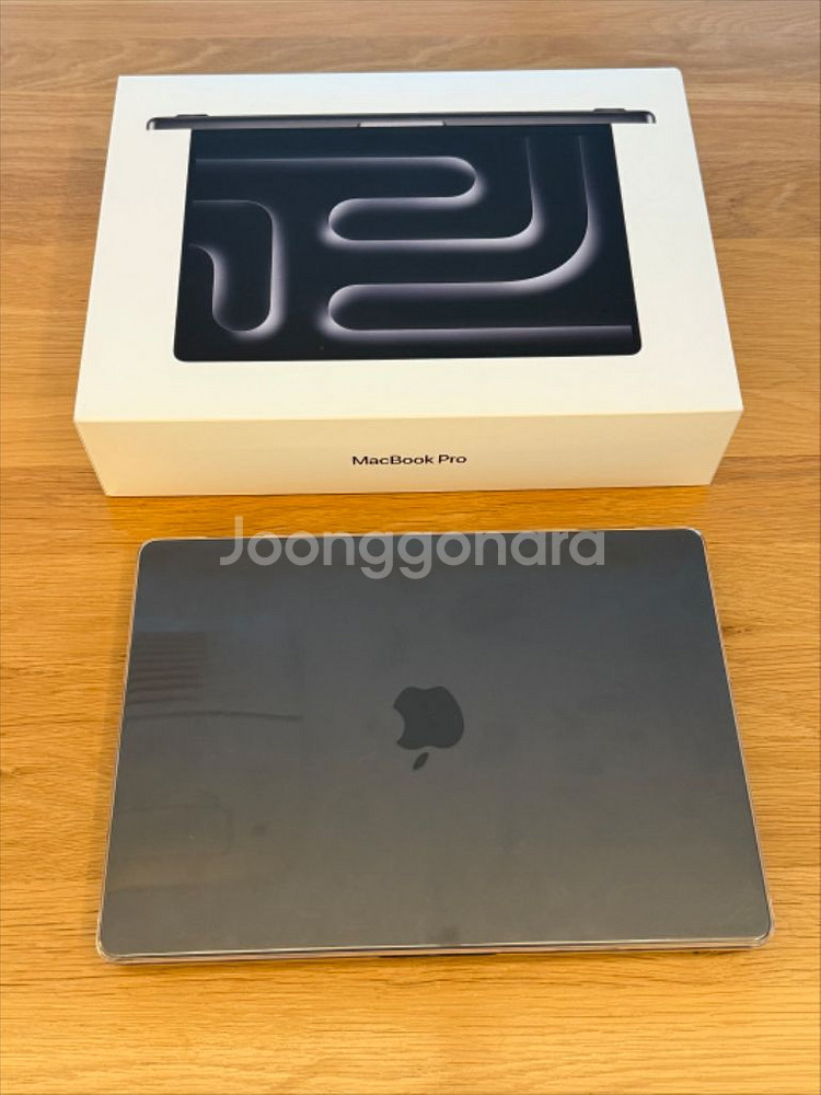 맥북 프로 14인치 M4 칩, 512GB 새상품 팝니다--5