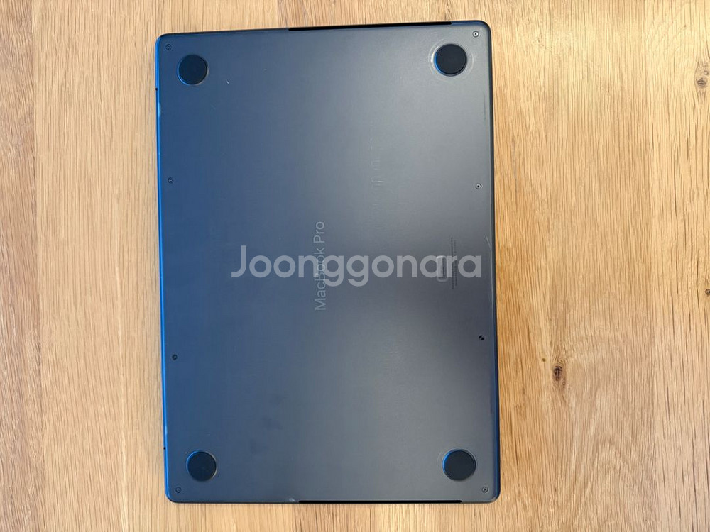 맥북 프로 14인치 M4 칩, 512GB 새상품 팝니다--4