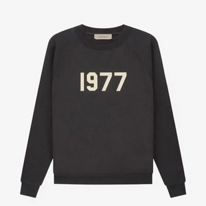 에센셜 1977 맨투맨 스웻셔츠 판매