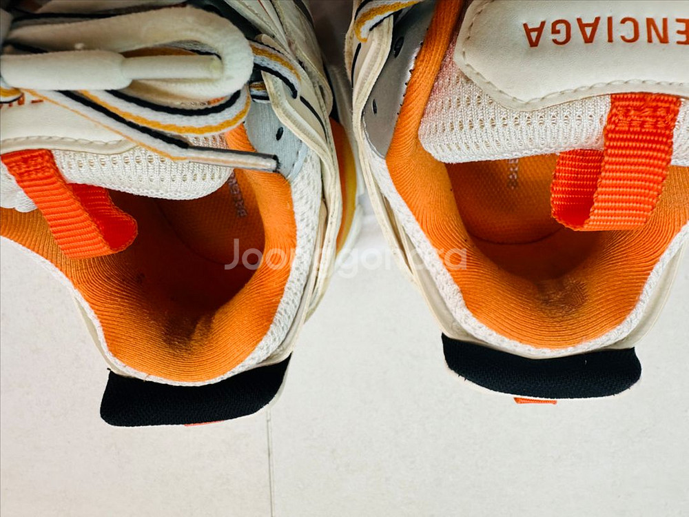 발렌시아가 트랙 흰주 41--3