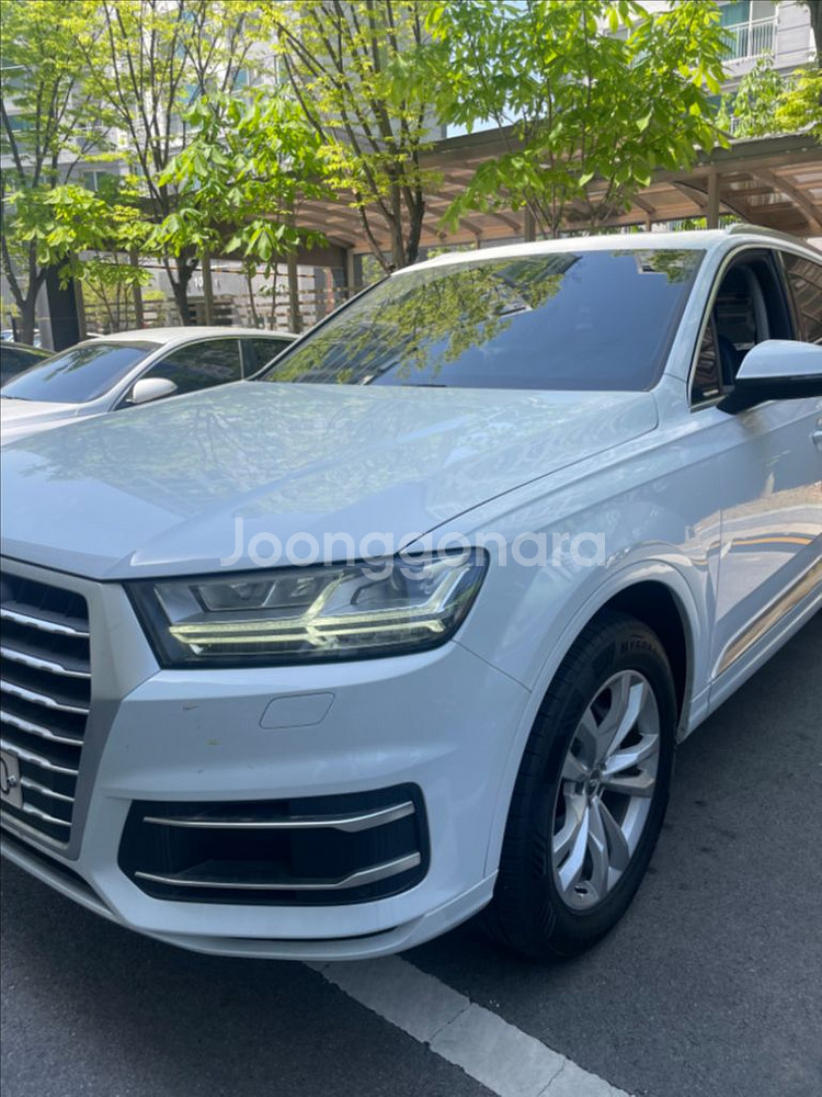 아우디 Q7 45 TFSI quattro--0