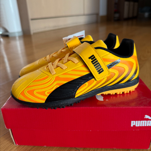 푸마 puma one 풋살화 200 새상품