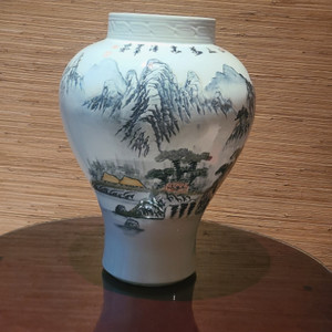 백운 산수화 도자기