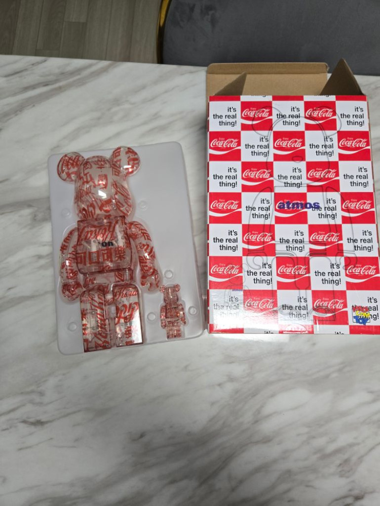 베어브릭 코카콜라 400% & 100 % 판매합니다 이미지