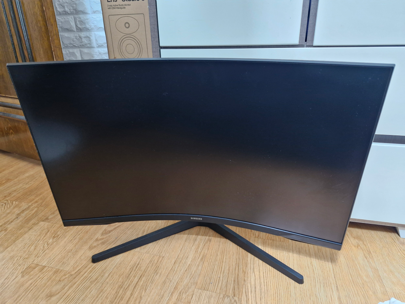 삼성 QHD 32인치 144hz 모니터