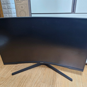 삼성 QHD 32인치 144hz 모니터