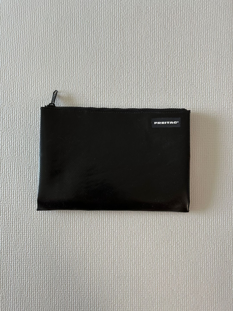 프라이탁 척 파우치 올블랙 이미지