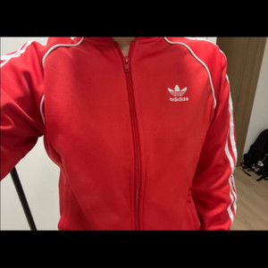 아디다스 빨강색 져지