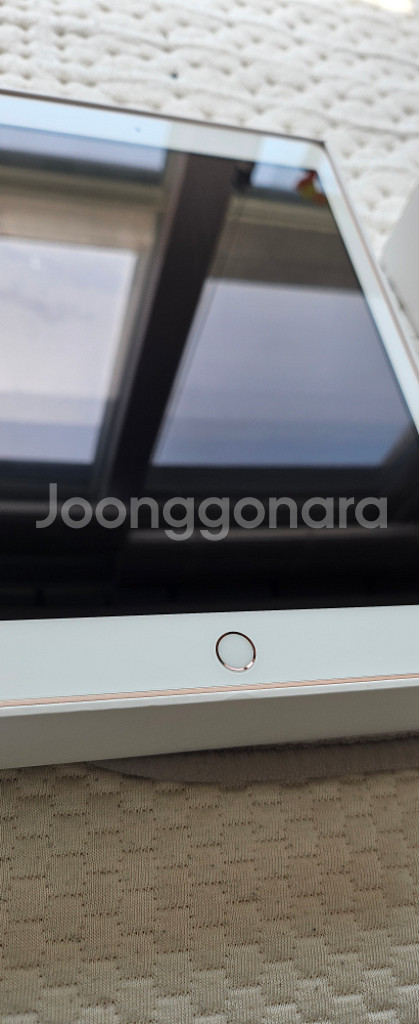 아이패드 7세대 32g 골드 13만원--2