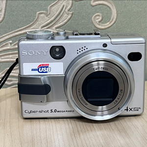 소니 DSC-V1 디지털 카메라 / 배터리 충전기 포함