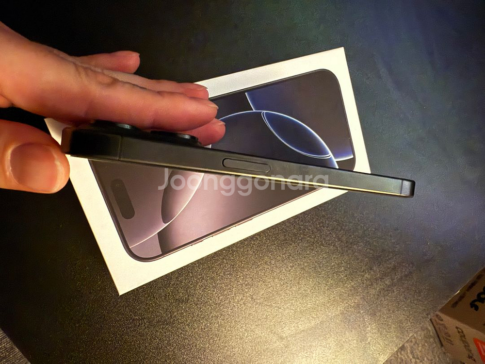 아이폰15프로 256GB 블랙티타늄 S급 케이스별도--5