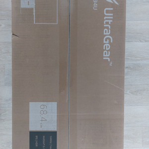 4K 144Hz G-SYNCHDR 지원 모니터 거의새것