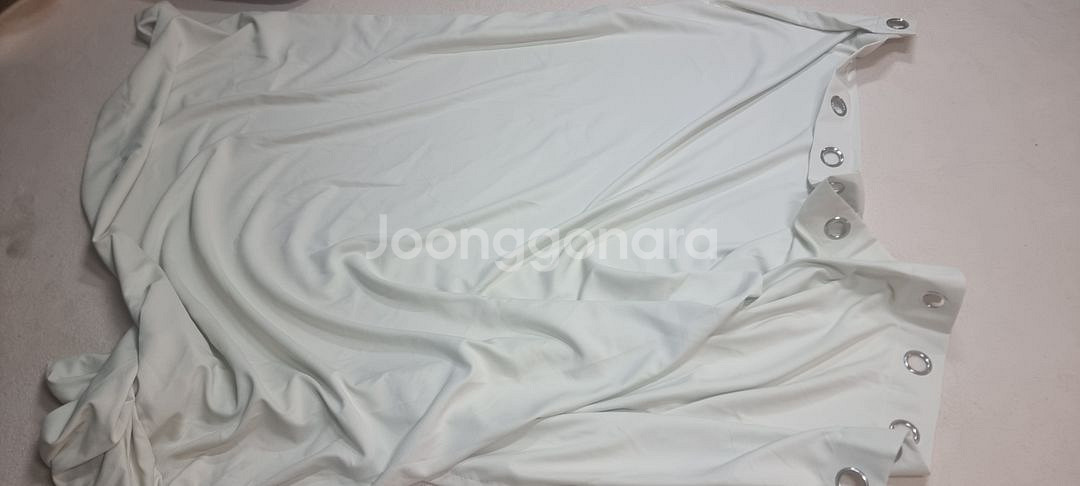 아이브라운커튼랑 커튼봉팔아요사용안한거에요 새거입니다--0