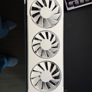 XFX 7900GRE MAGNETIC AIR WHITE