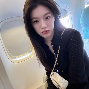 고윤정 굿즈 삽니다