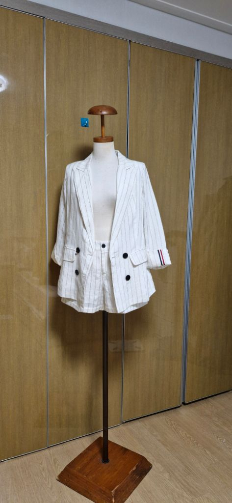 톰브라운 여성 반바지 정장 세트 스트라이프55 이미지