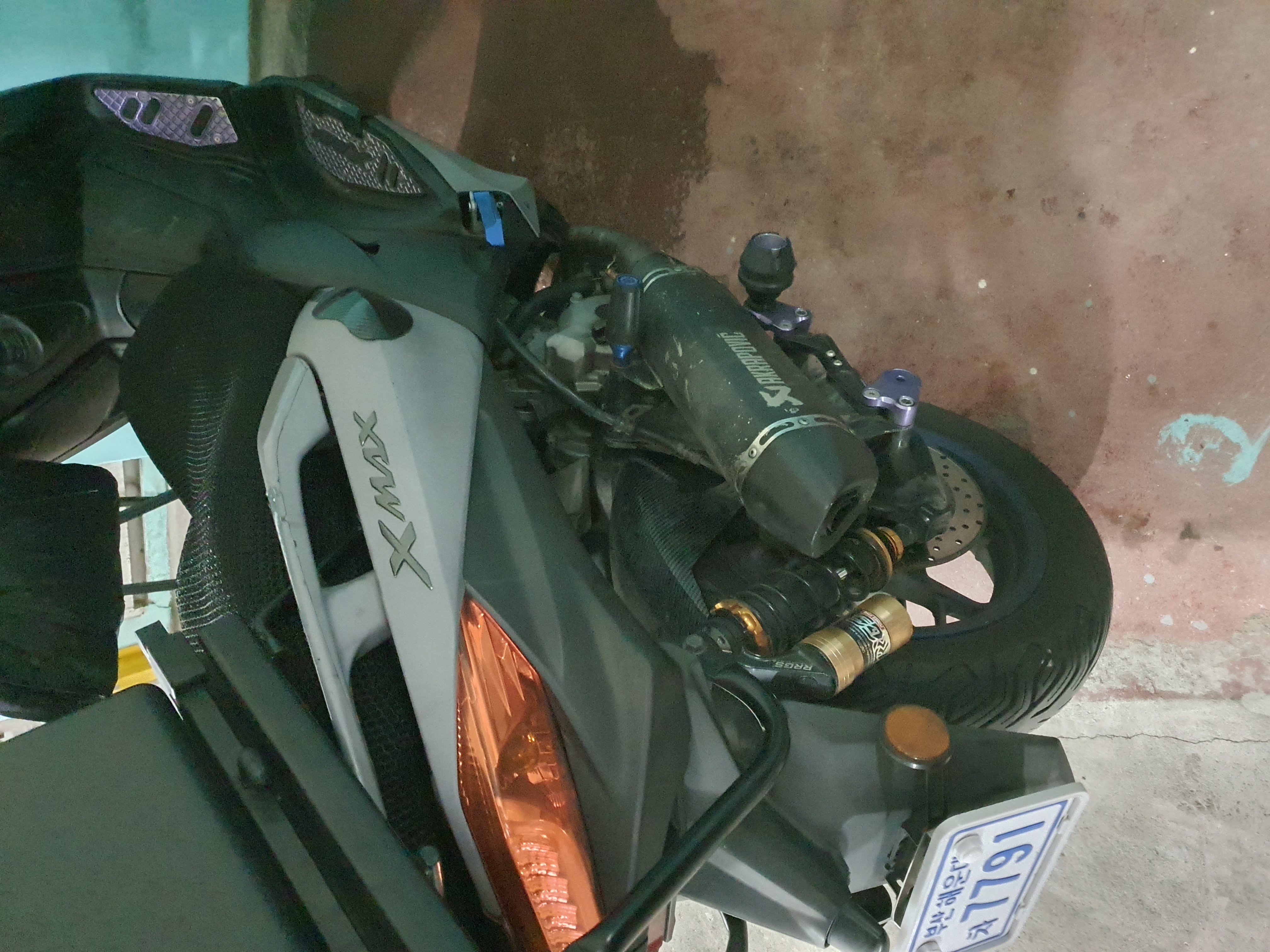 Xmax300 팝니다