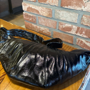 르메르 크루아상 코티드블랙 미디움