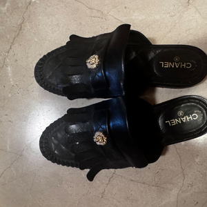 샤넬 뮬 225 사이즈 램스킨