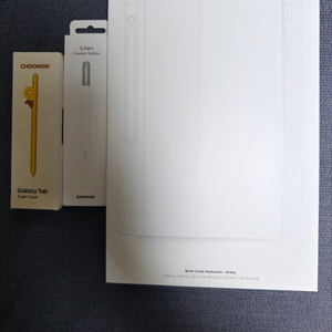 갤럭시탭s10 울트라 키보드 북커버 판매 합니다.