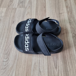 아디다스키즈 샌들 210